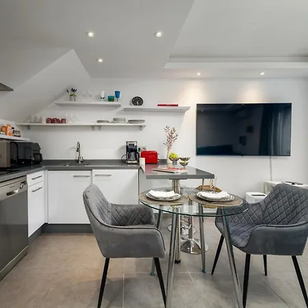 Puerto Banus Duplex Penthouse With Rooftop Terrace